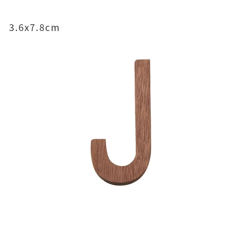 Pure Letters – Holzbuchstaben Wanddeko im Nordic Style