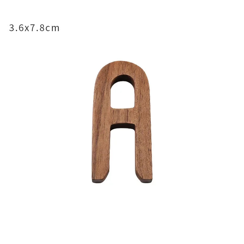 Pure Letters – Holzbuchstaben Wanddeko im Nordic Style