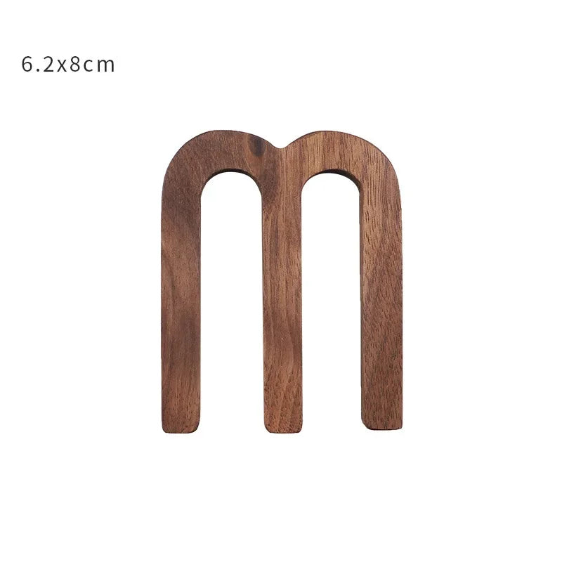 Pure Letters – Holzbuchstaben Wanddeko im Nordic Style