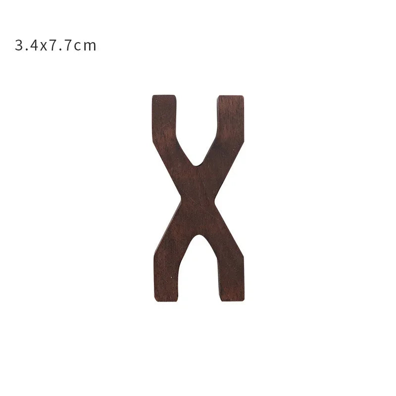 Pure Letters – Holzbuchstaben Wanddeko im Nordic Style