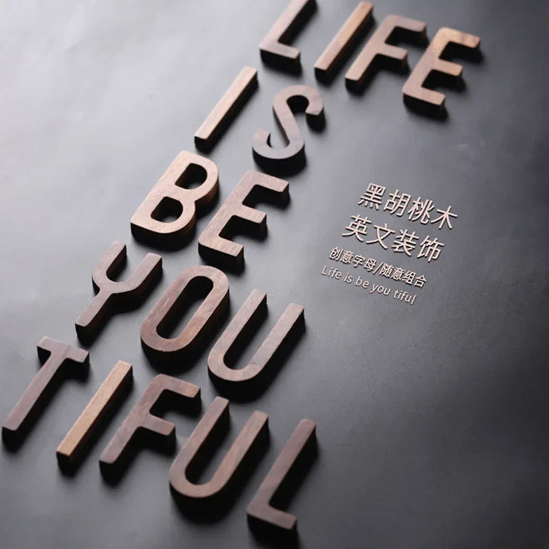 Pure Letters – Holzbuchstaben Wanddeko im Nordic Style